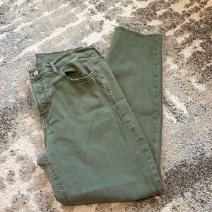 Old navy perfect straight mid rise olive pant size 10